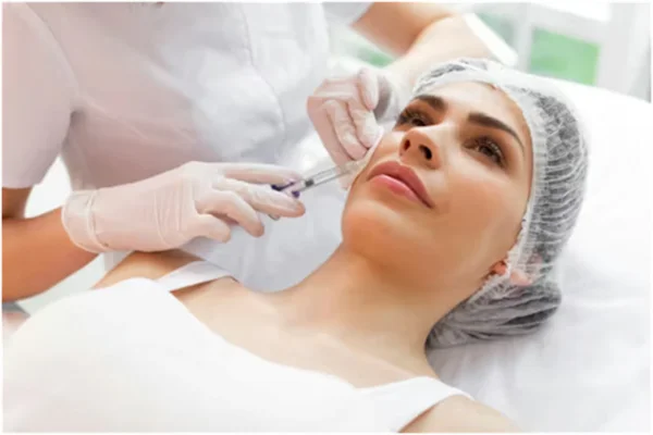 You are currently viewing Will Dermal Fillers Look Natural? Debunking the ‘Overfilled Face’ Fear